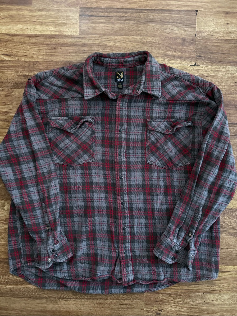 Noble Outfitters Red & Gray Plaid Flannel Button-Up Shirt - Men's Casual